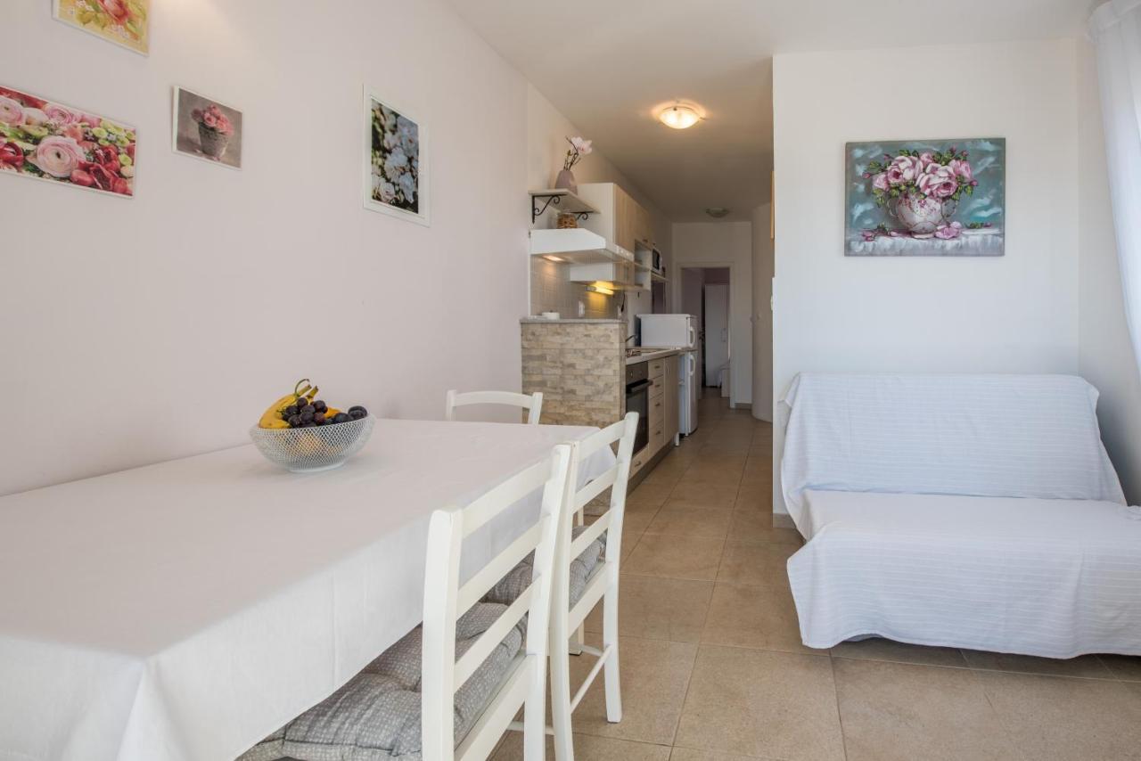 Apartments Amneris تروغير المظهر الخارجي الصورة