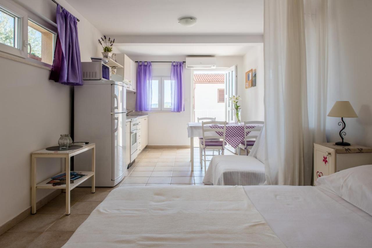 Apartments Amneris تروغير المظهر الخارجي الصورة